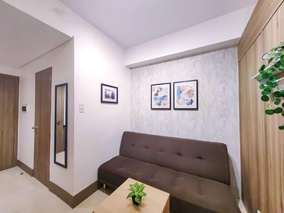 1br Unit Condotel W Balcony Fame Residences -fm16 Manila