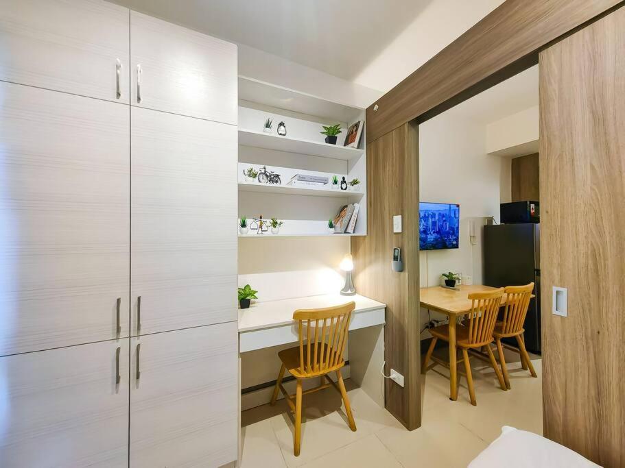 1br Unit Condotel W Balcony Fame Residences -fm16