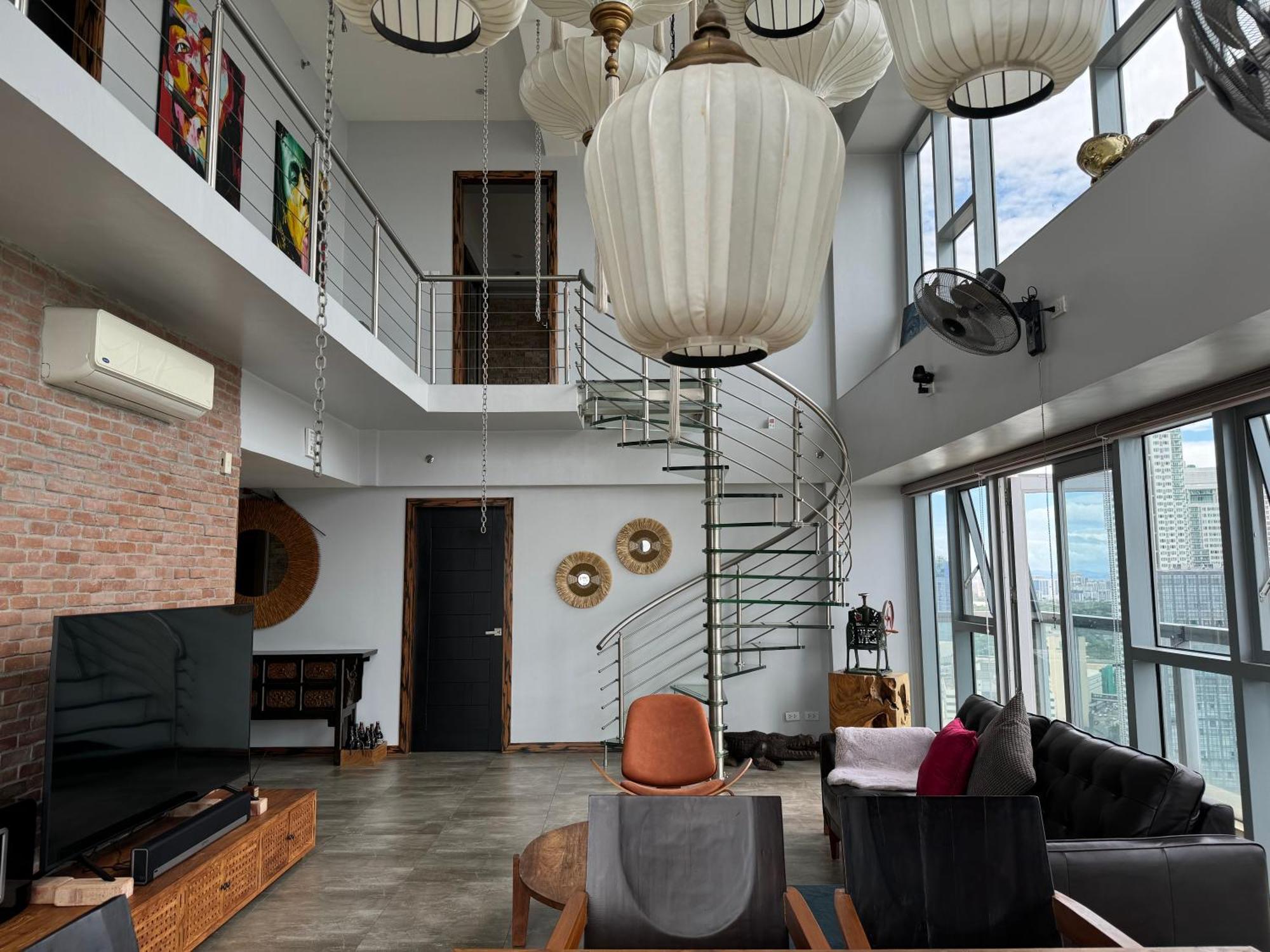 Apartment Lower Penthouse With Balcony & Cityviews In Makati *