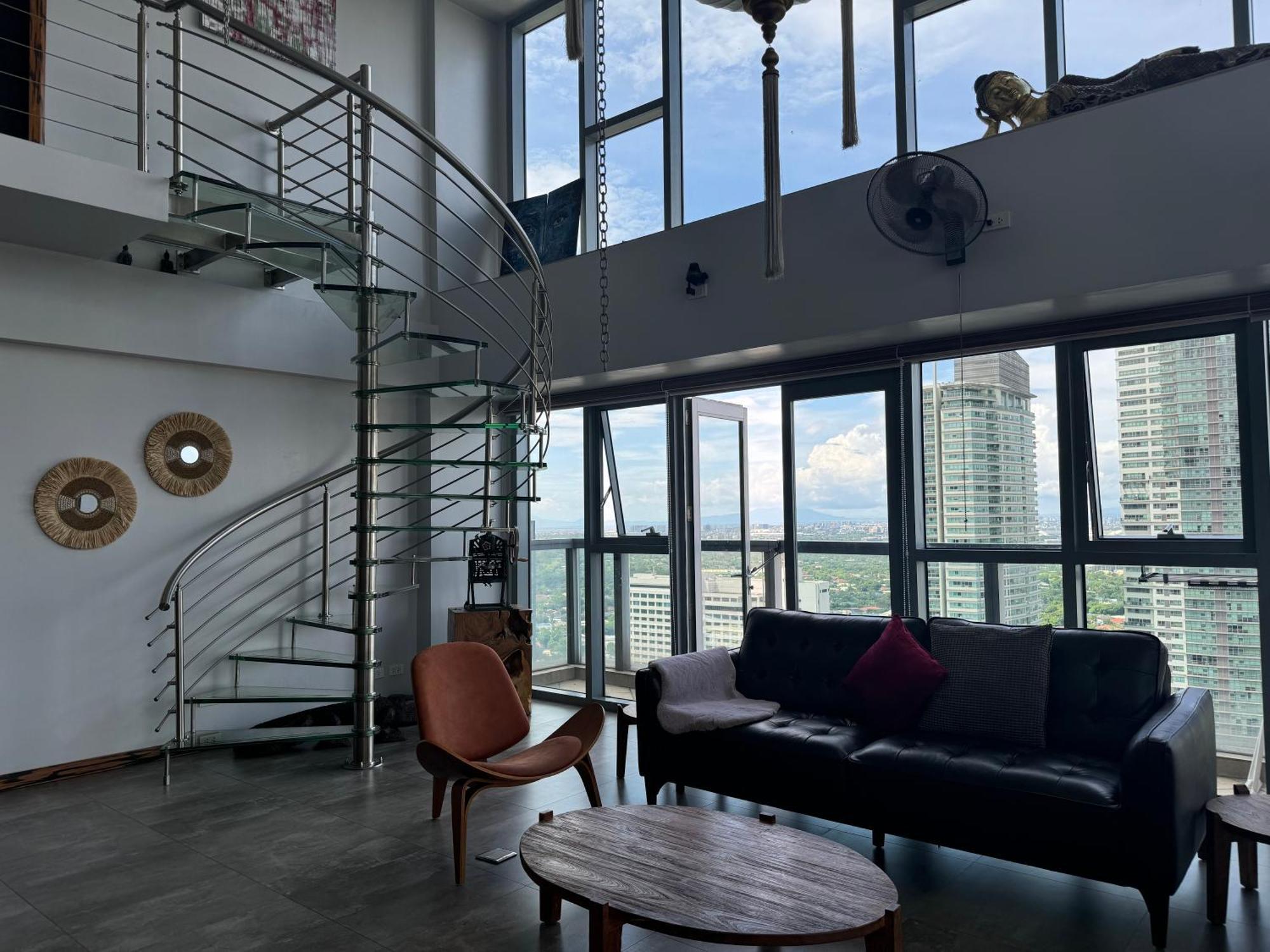 Lower Penthouse With Balcony & Cityviews In Makati Manila
