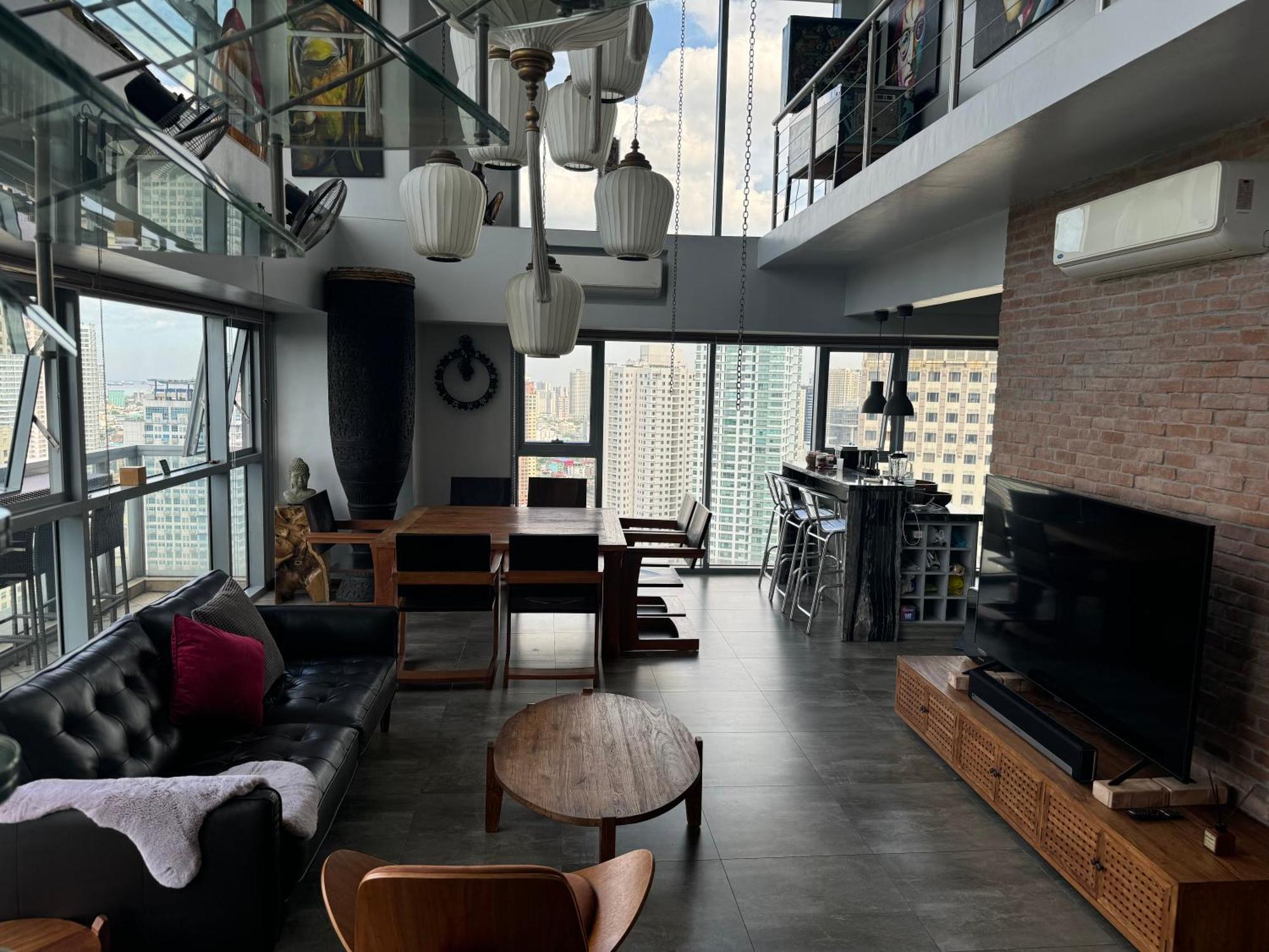 Apartment Lower Penthouse With Balcony & Cityviews In Makati *