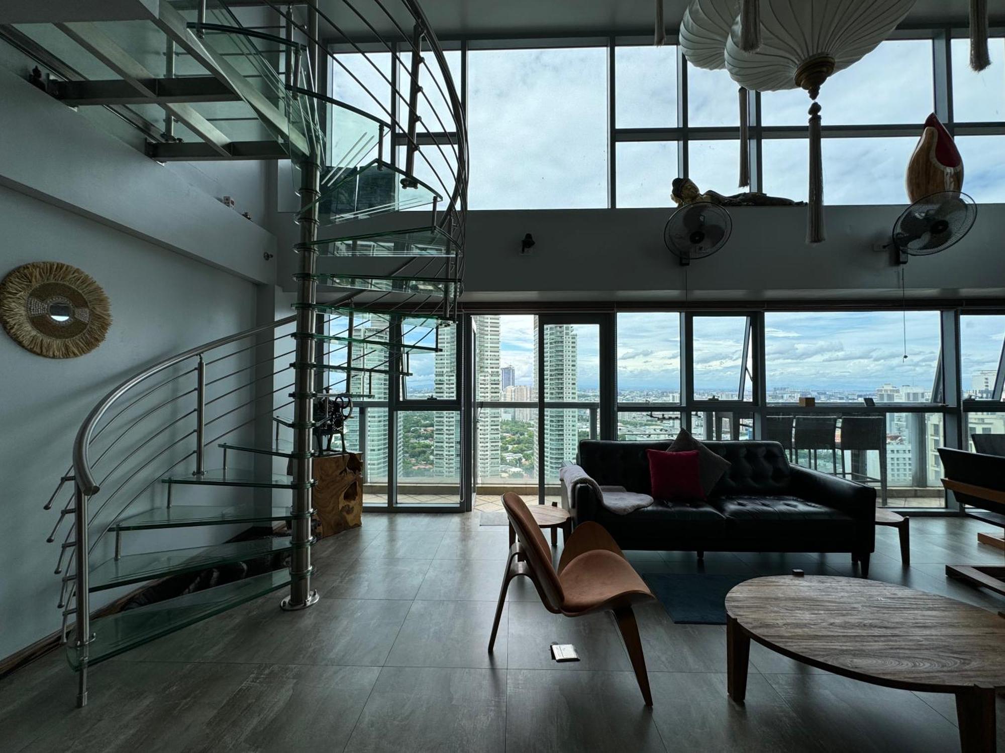 Apartment Lower Penthouse With Balcony & Cityviews In Makati *