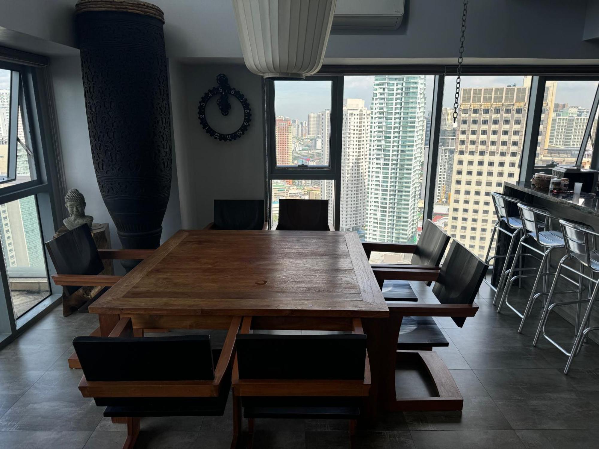Lower Penthouse With Balcony & Cityviews In Makati *
