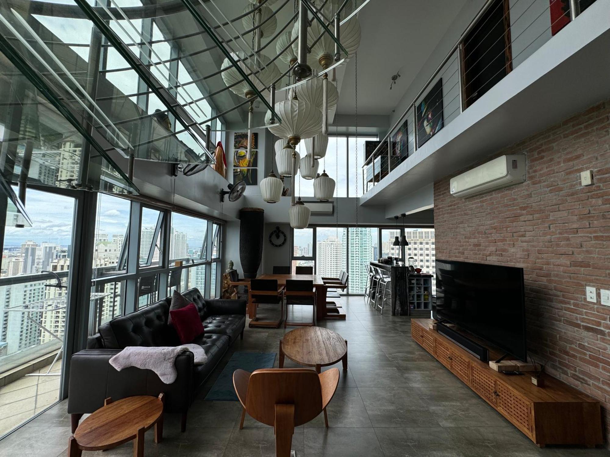 Lower Penthouse With Balcony & Cityviews In Makati
