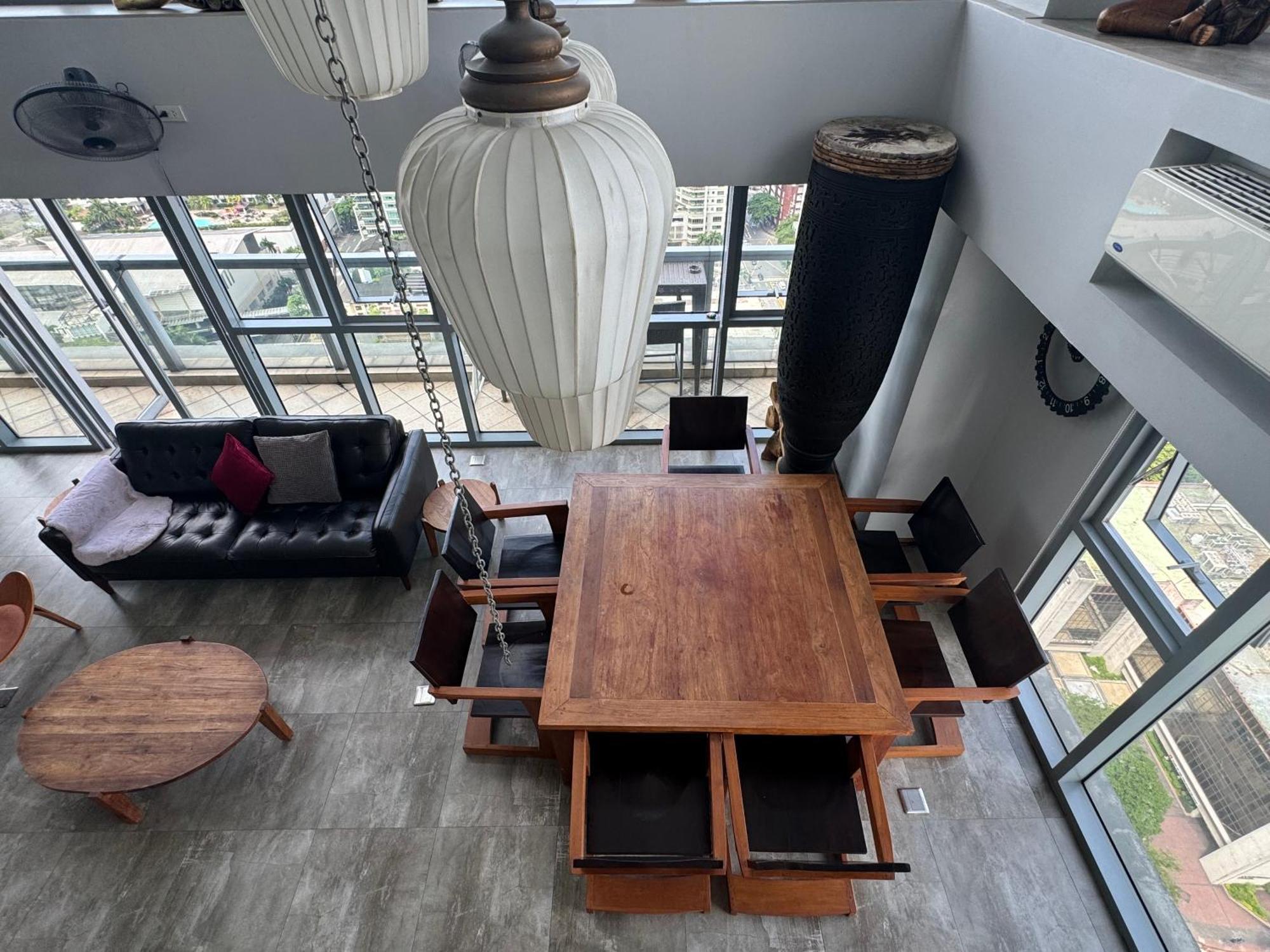 Lower Penthouse With Balcony & Cityviews In Makati Apartment Manila