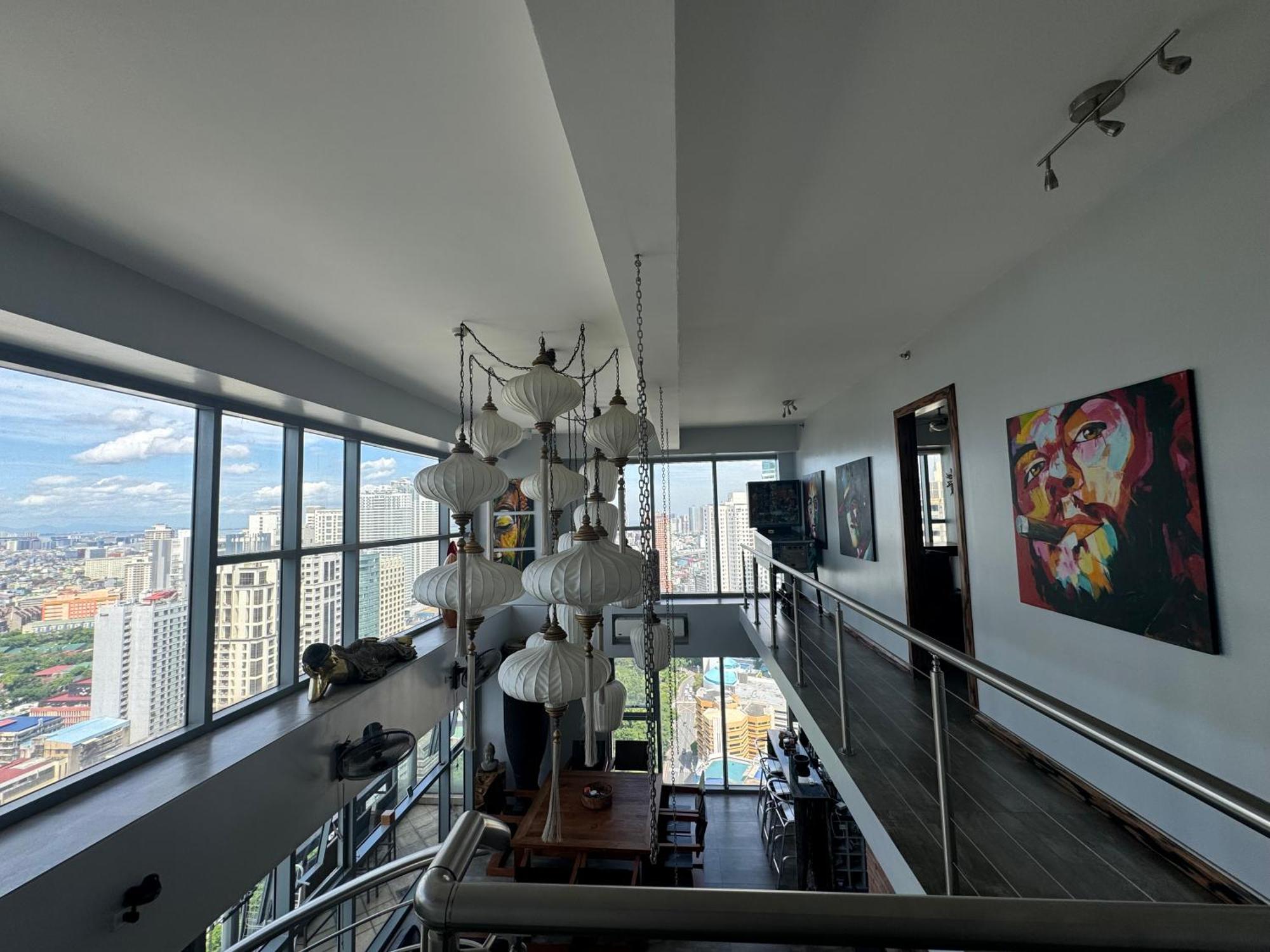 Apartment Lower Penthouse With Balcony & Cityviews In Makati