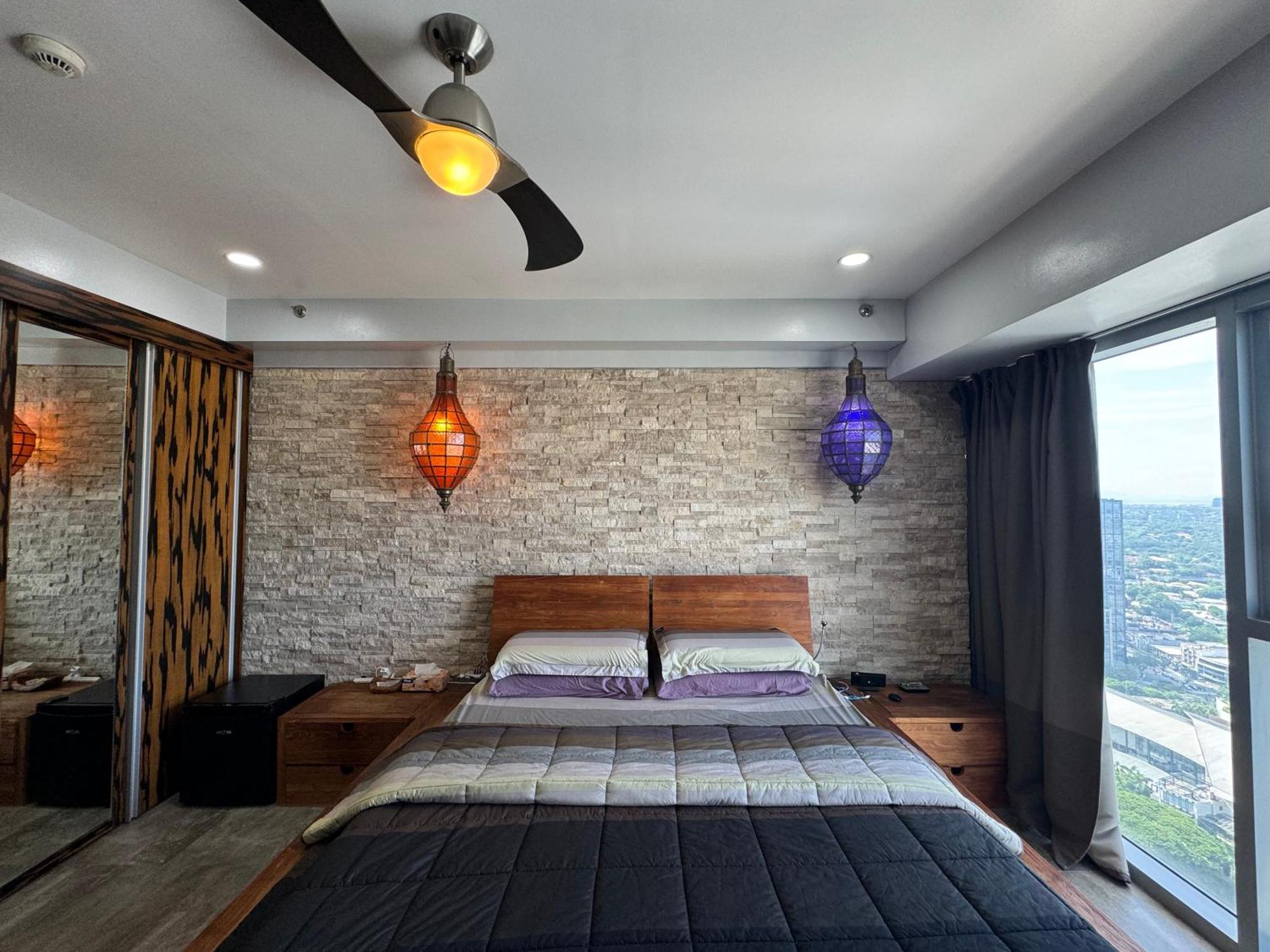 Lower Penthouse With Balcony & Cityviews In Makati * Manila