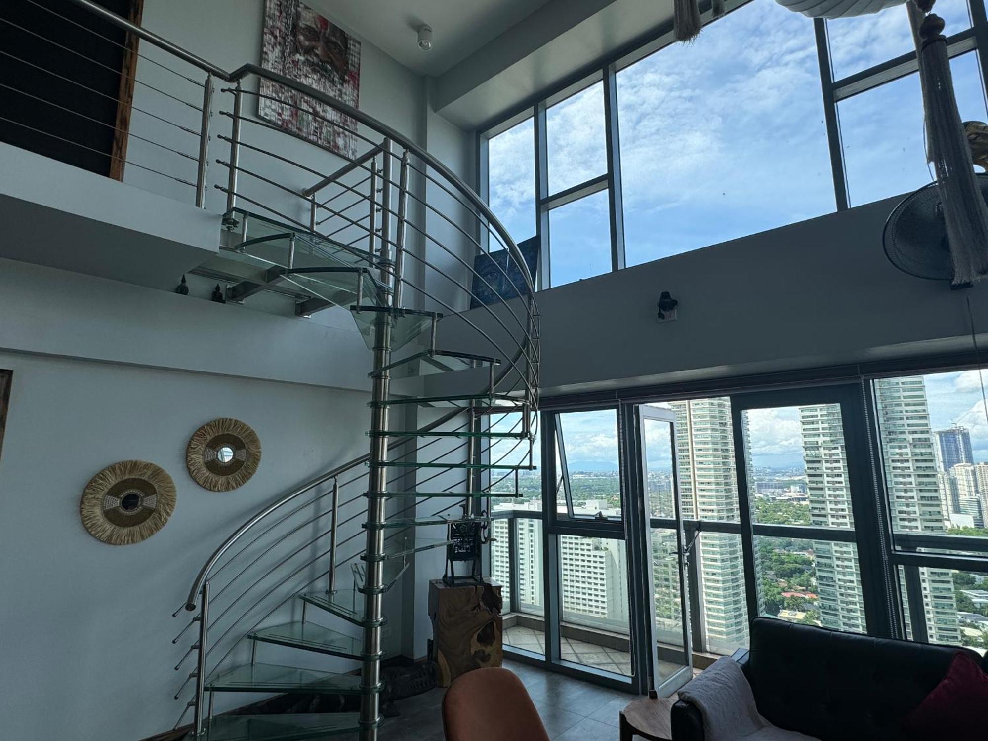 Apartment Lower Penthouse With Balcony & Cityviews In Makati Manila
