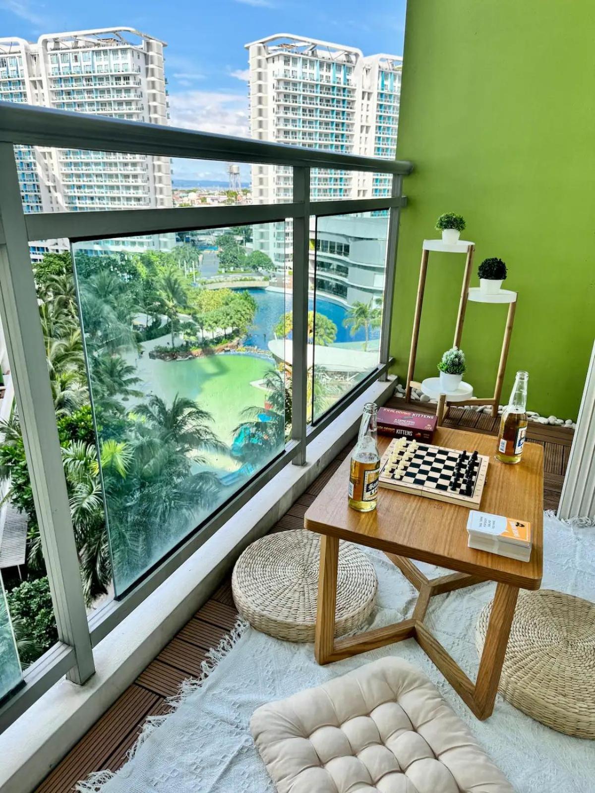 Azure Beach Residences By Andre Apartment
