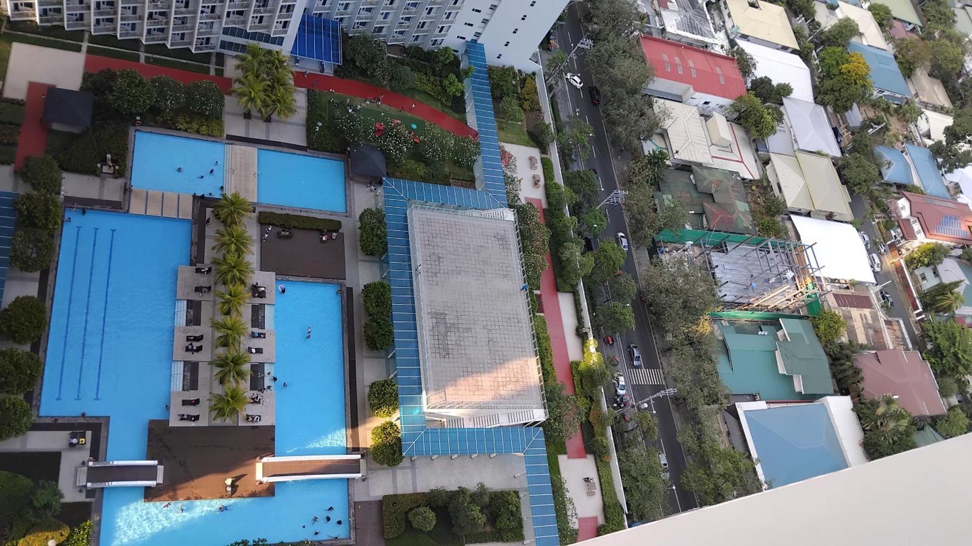 Dizer's Crib 1br Tower B-jazz Manila