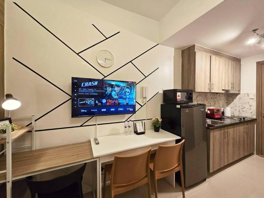 1br Unit Condotel W Balcony Fame Residences -fm40 * Manila