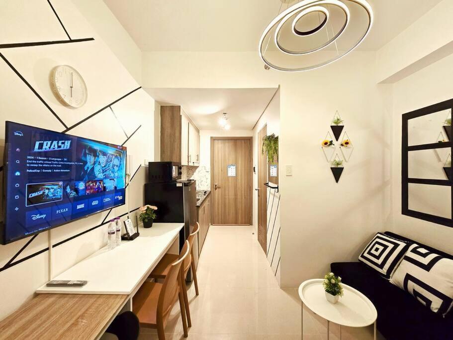 1br Unit Condotel W Balcony Fame Residences -fm40 Manila