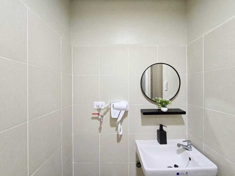 Apartment 1br Unit Condotel W Balcony Fame Residences -fm40 *
