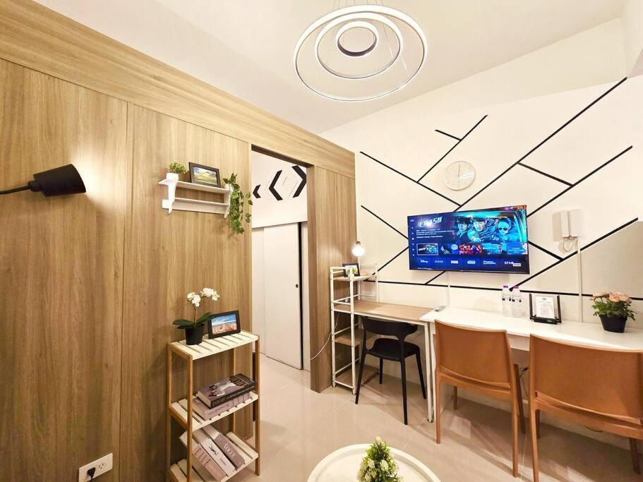1br Unit Condotel W Balcony Fame Residences -fm40 Apartment *