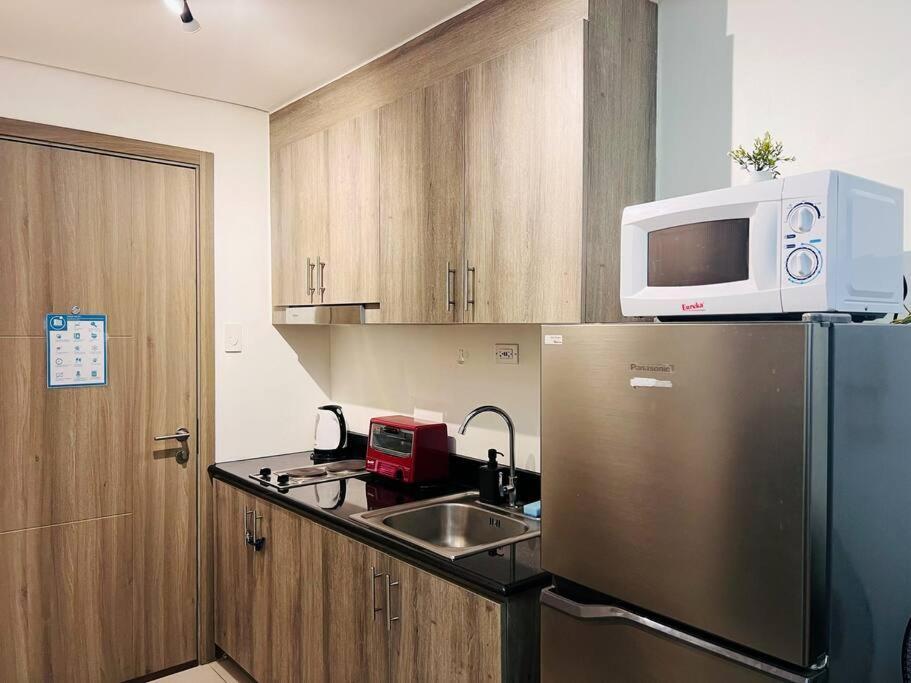 1br Unit Condotel W Balcony Fame Residences -fm20 Apartment Manila