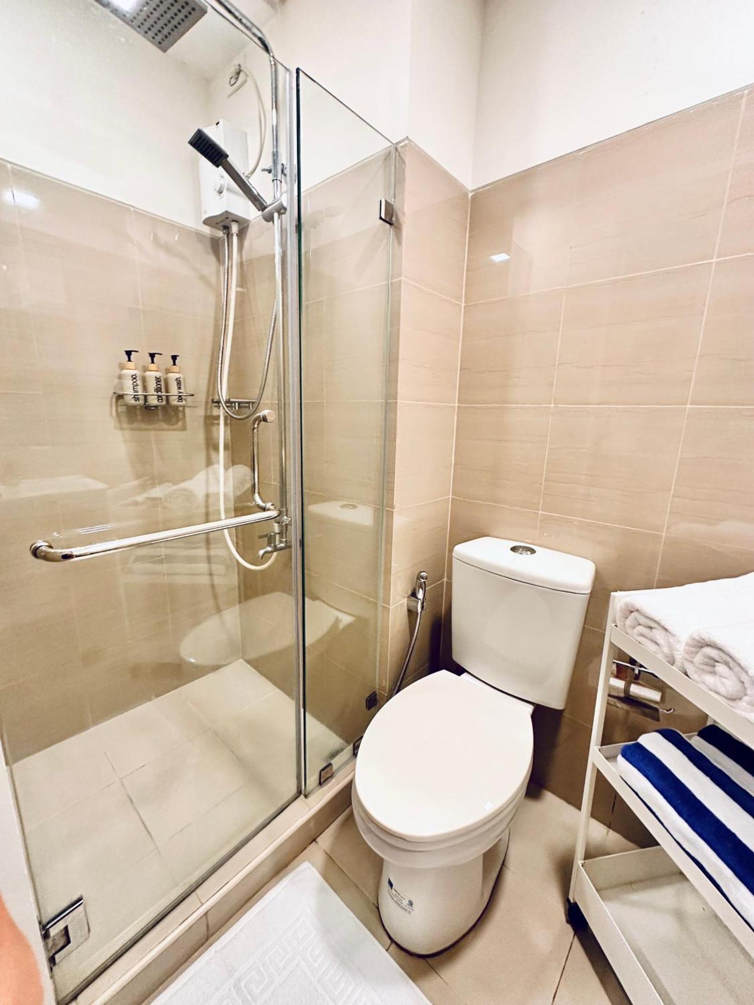 Apartment Shore Residences Premier C - Big - Amenity Facing *