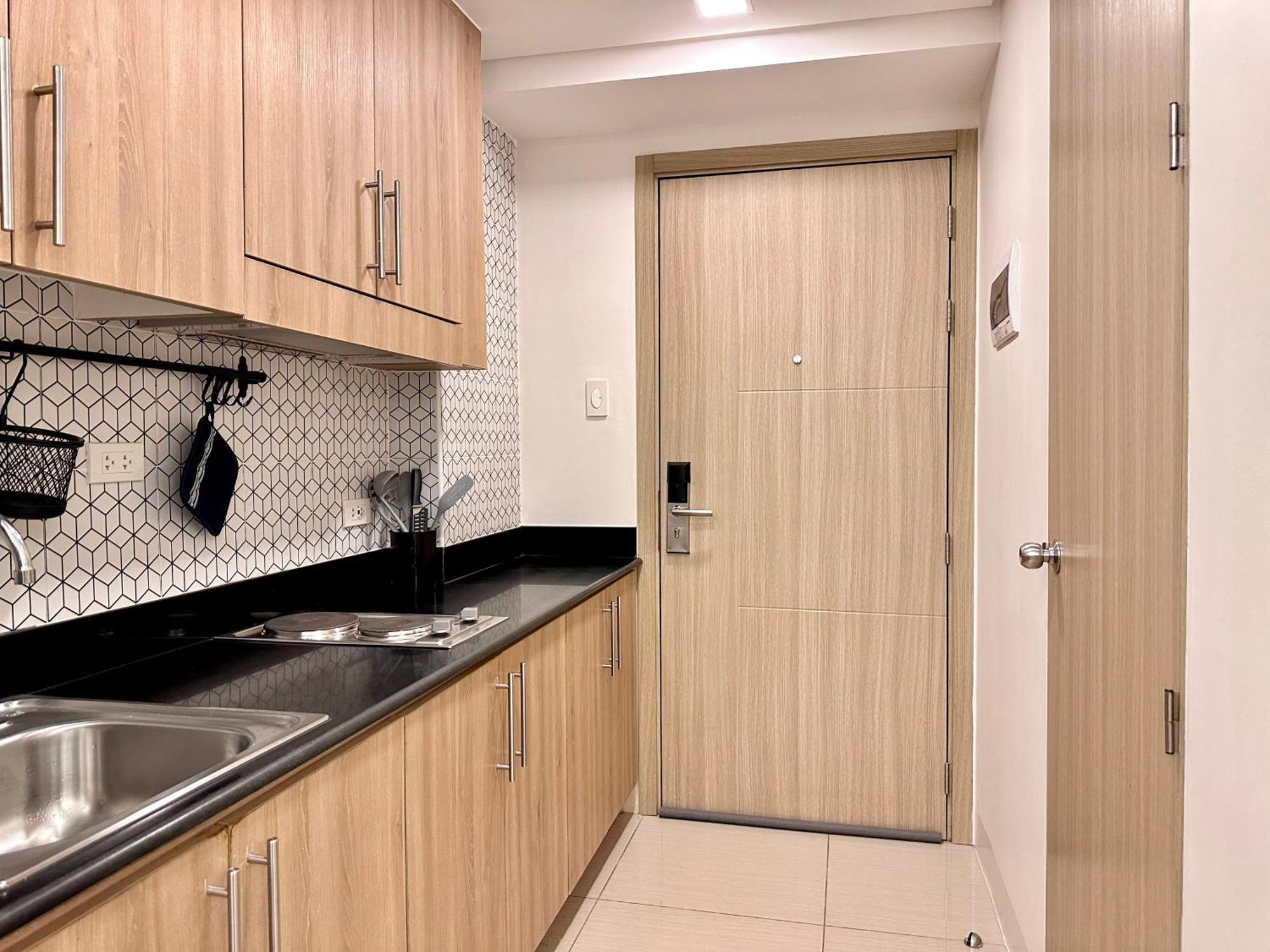 Shore Residences Premier C - Big - Amenity Facing Manila