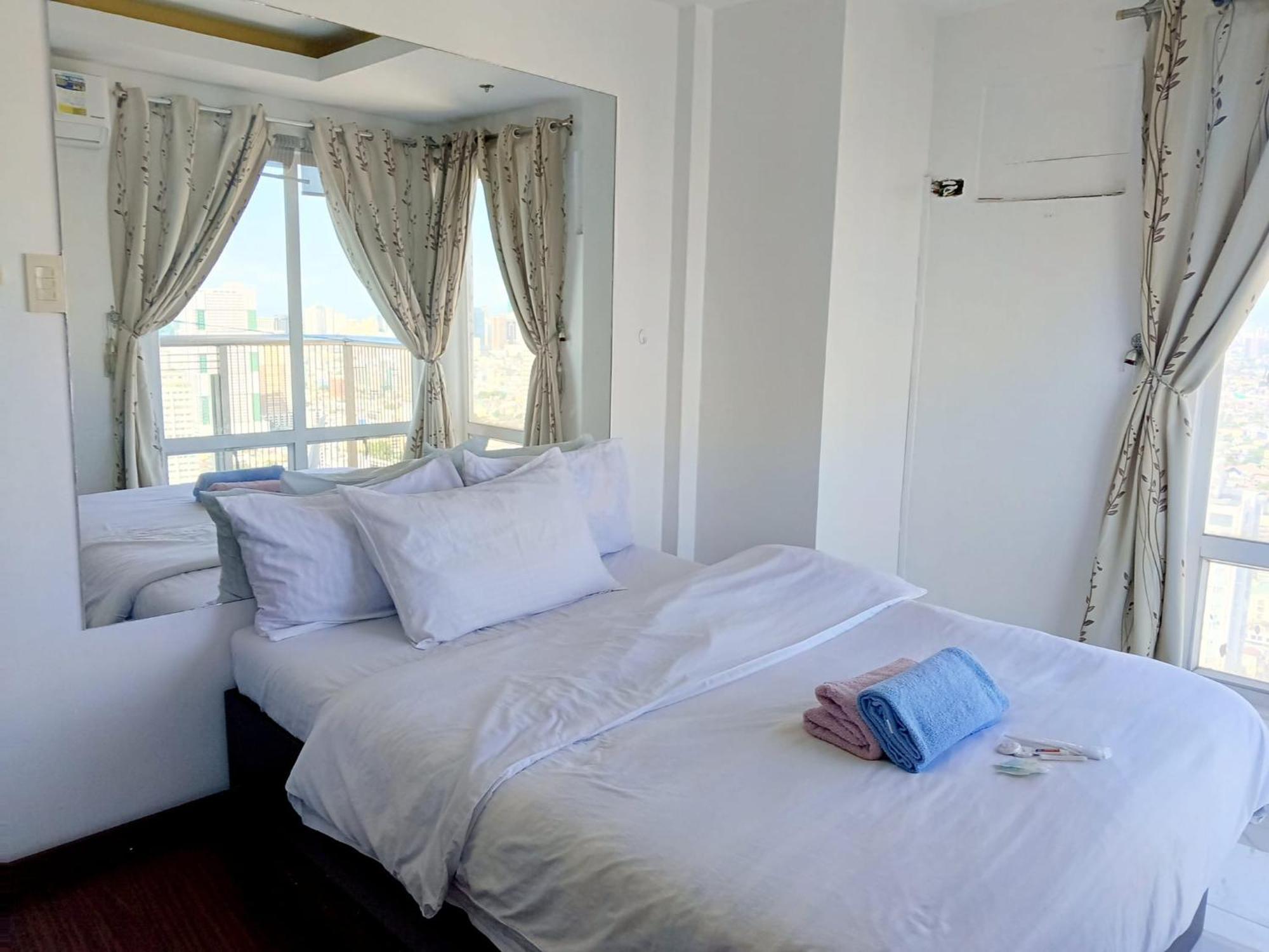 One Bedroom With Pool Manila