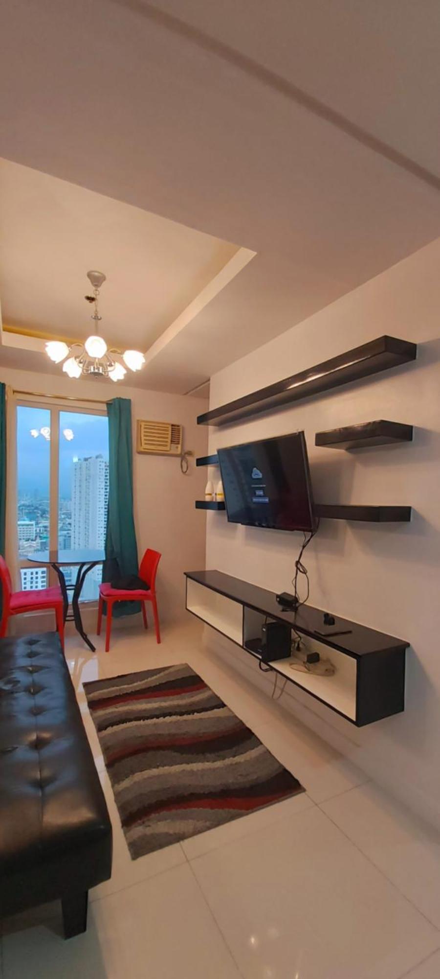 One Bedroom With Pool Apartment *