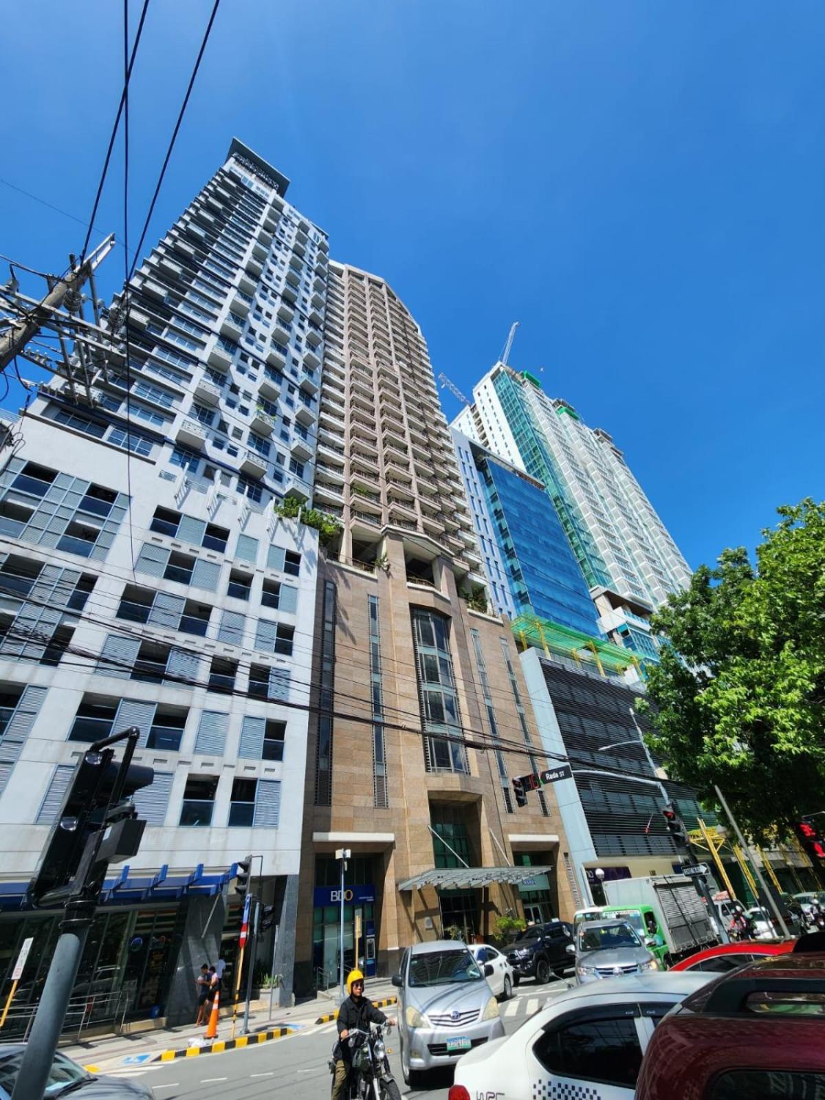 Muji Kltower Makati - Greenbelt - With Pool Access Apartment *