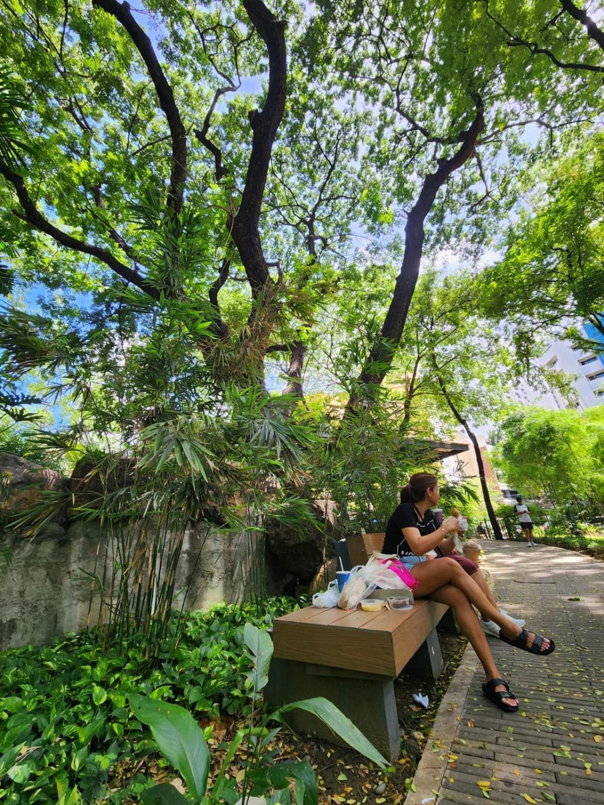 Muji Kltower Makati - Greenbelt - With Pool Access Apartment