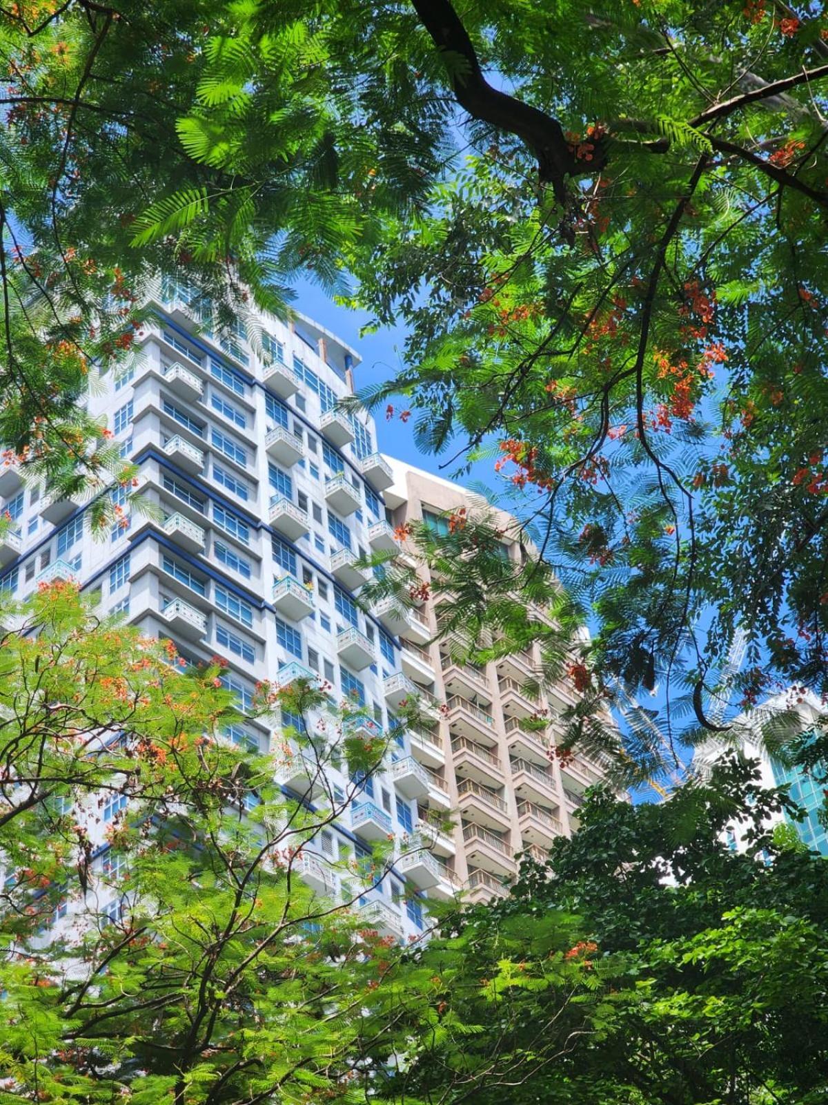 Muji Kltower Makati - Greenbelt - With Pool Access Apartment