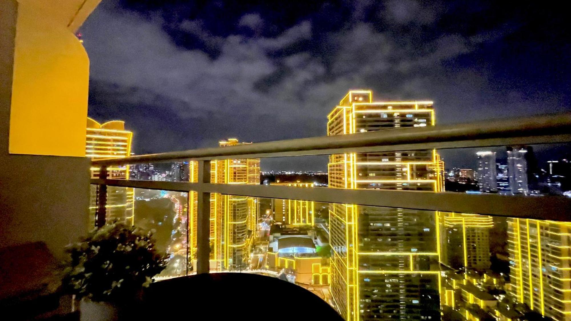 Staycation At Acqua Residences, Iguazu Tower Apartment Manila