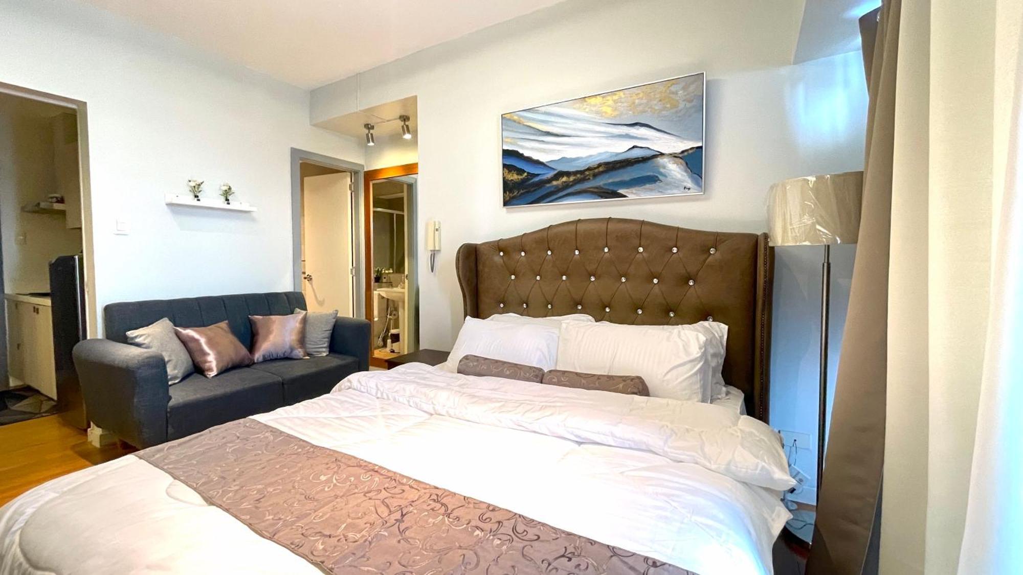 Staycation At Acqua Residences, Iguazu Tower Apartment Manila