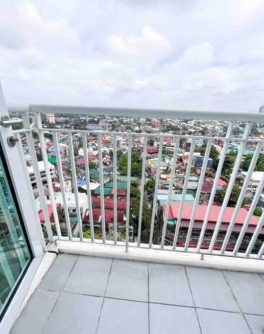 Fresh And Cool 1br Place At Grass Tower2-16th Floor Apartment *
