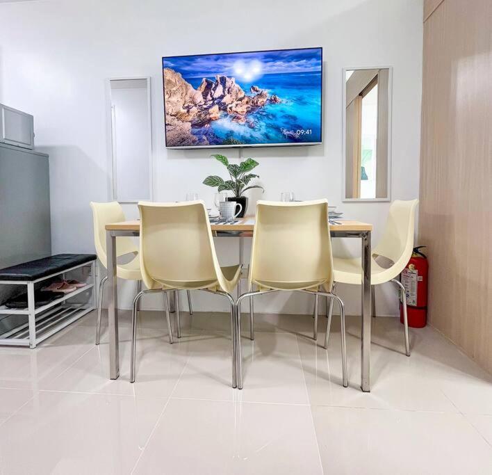 Fresh And Cool 1br Place At Grass Tower2-16th Floor Apartment *