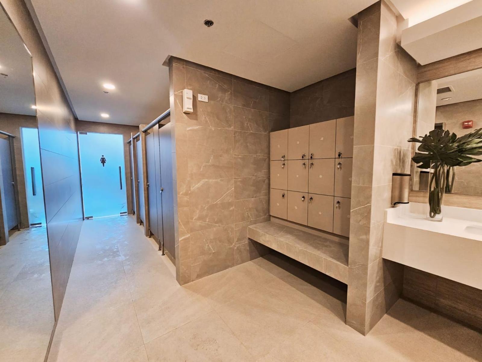 Pet & Wfh Friendly Near Bgc Manila