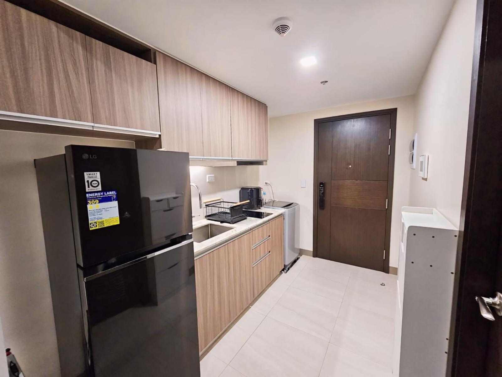 Pet & Wfh Friendly Near Bgc *