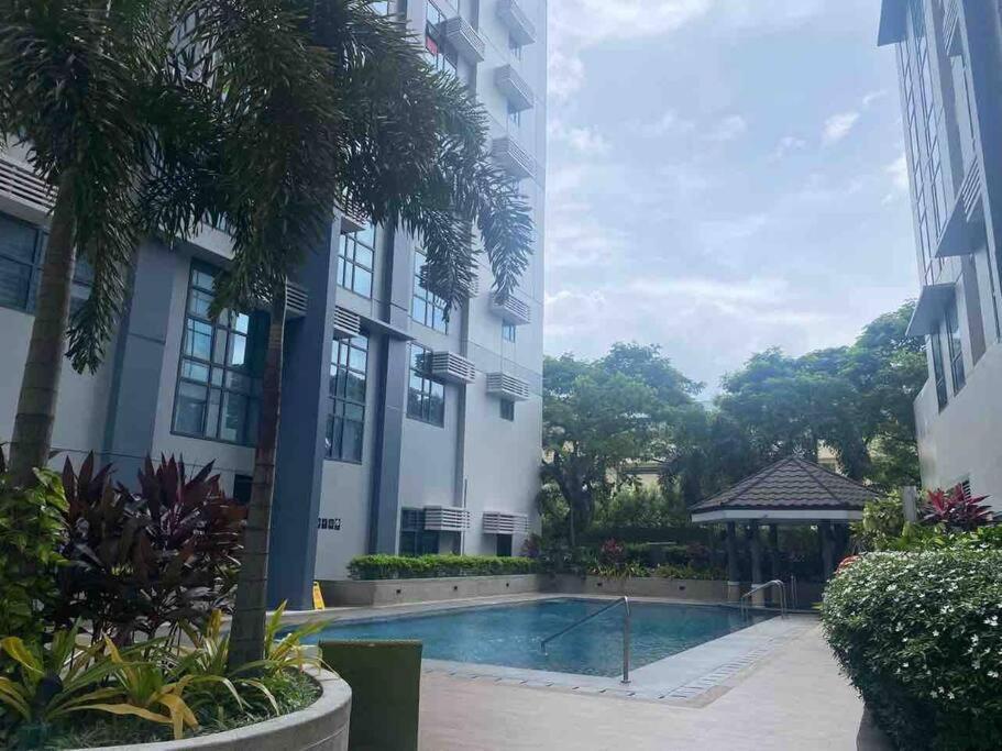 At Viceroy 4 Taguig Apartment