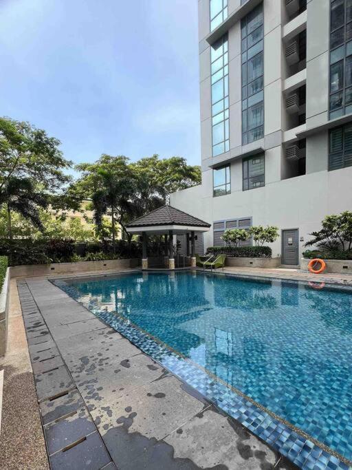 At Viceroy 4 Taguig Apartment