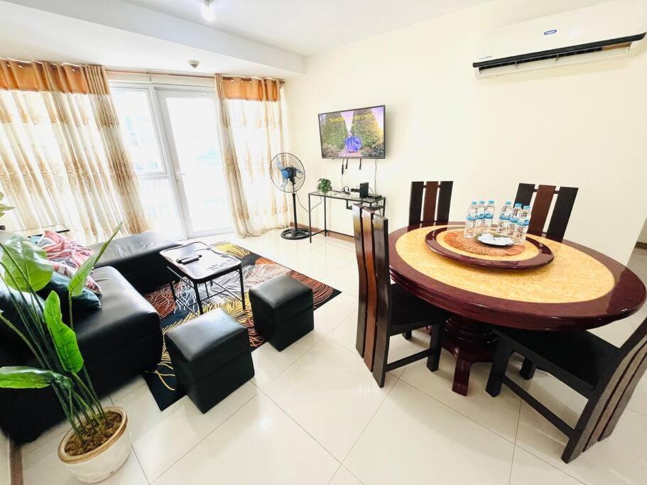 Venice In Mckinley Hill Bgc Taguig With Netflix And Wifi Apartment Manila