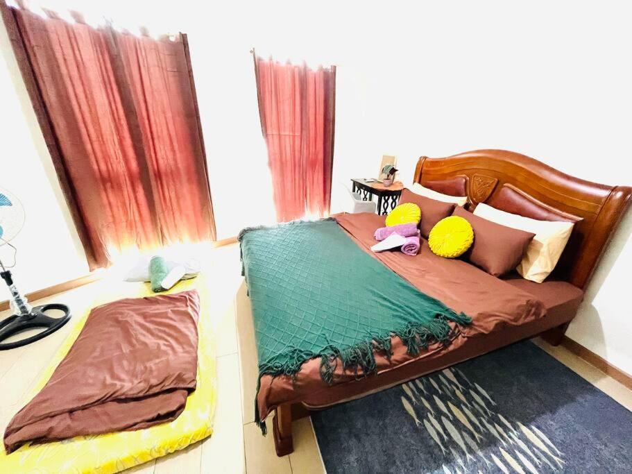 Venice In Mckinley Hill Bgc Taguig With Netflix And Wifi Apartment