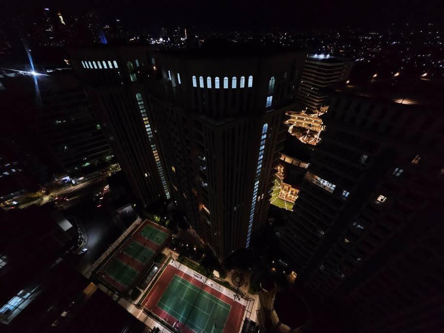 Venice In Mckinley Hill Bgc Taguig With Netflix And Wifi Manila