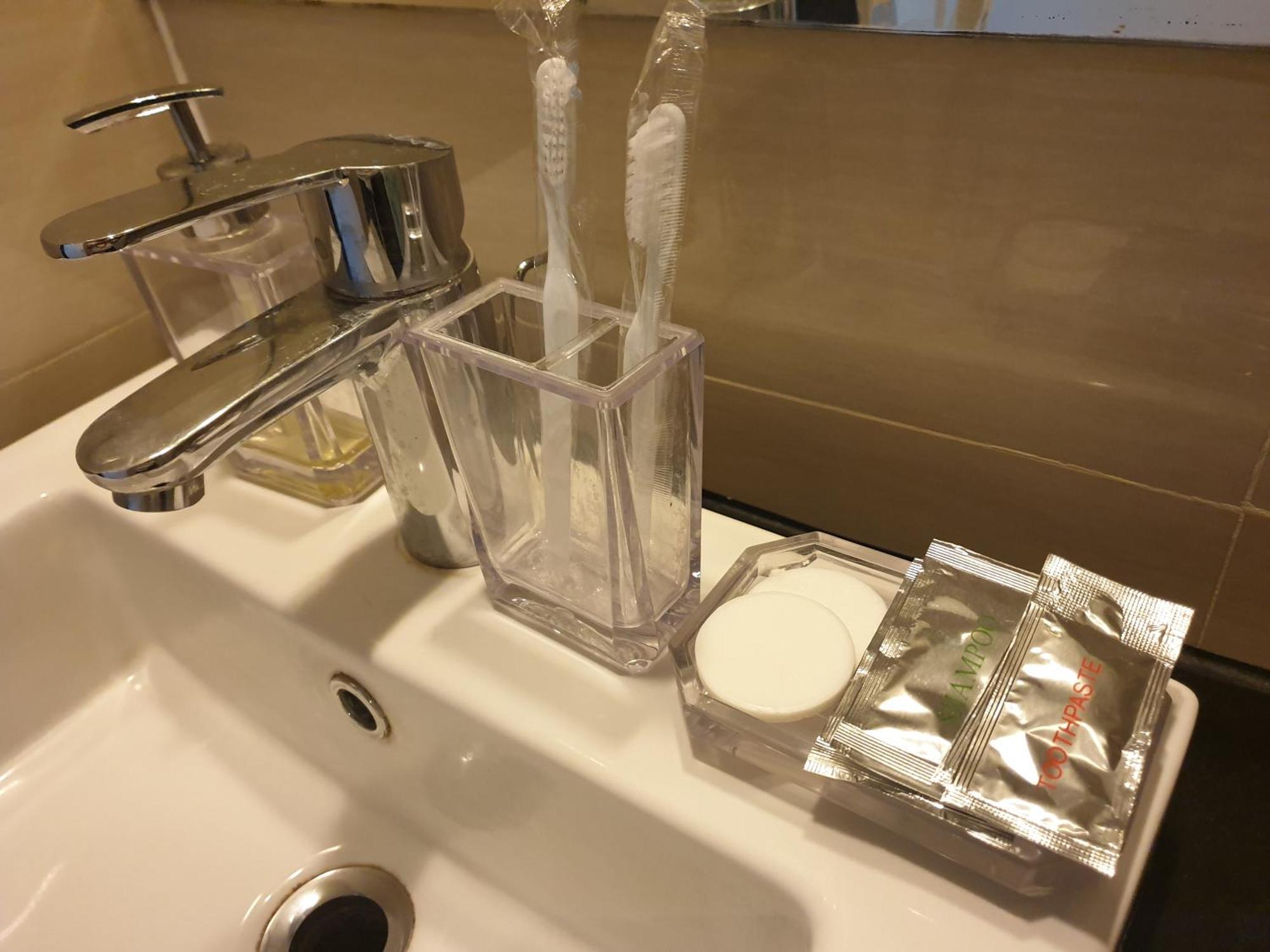 Venice In Mckinley Hill Bgc Taguig With Netflix And Wifi Apartment Manila