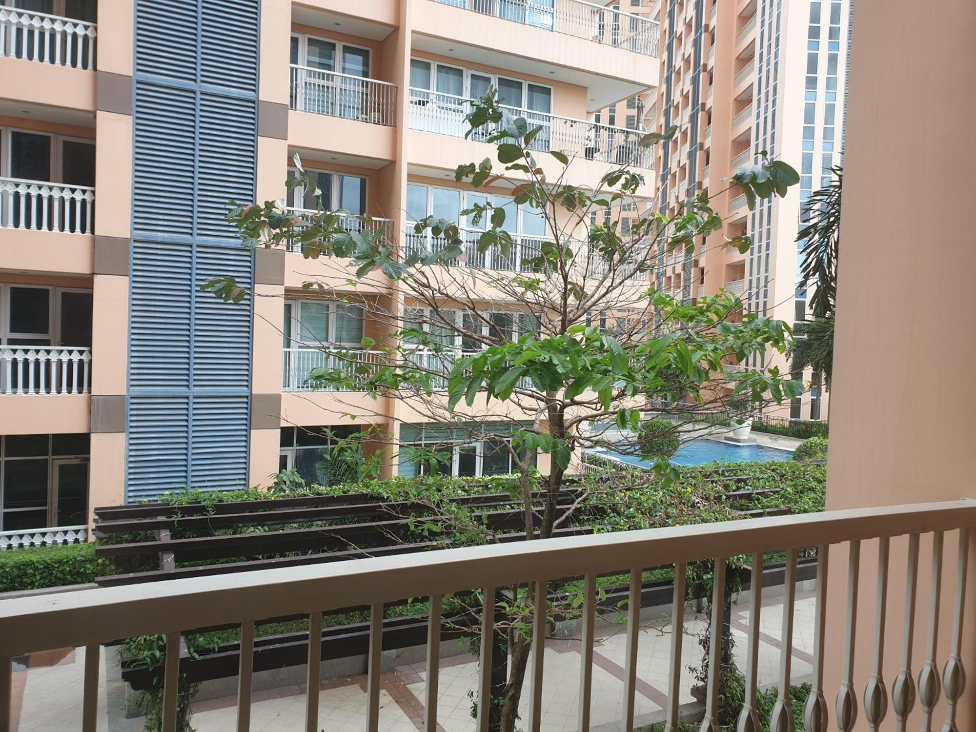Apartment Venice In Mckinley Hill Bgc Taguig With Netflix And Wifi *