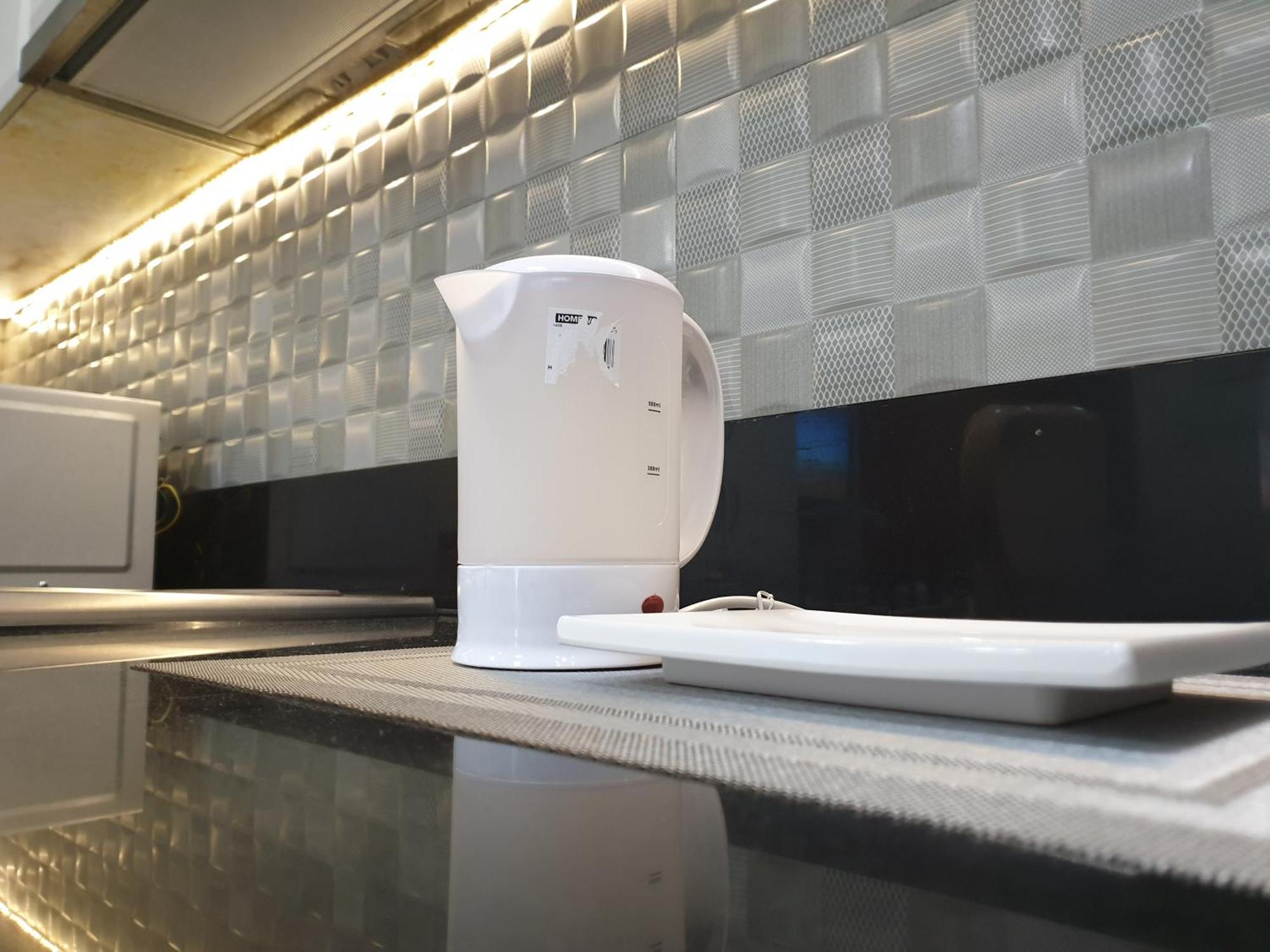 Venice In Mckinley Hill Bgc Taguig With Netflix And Wifi Apartment *