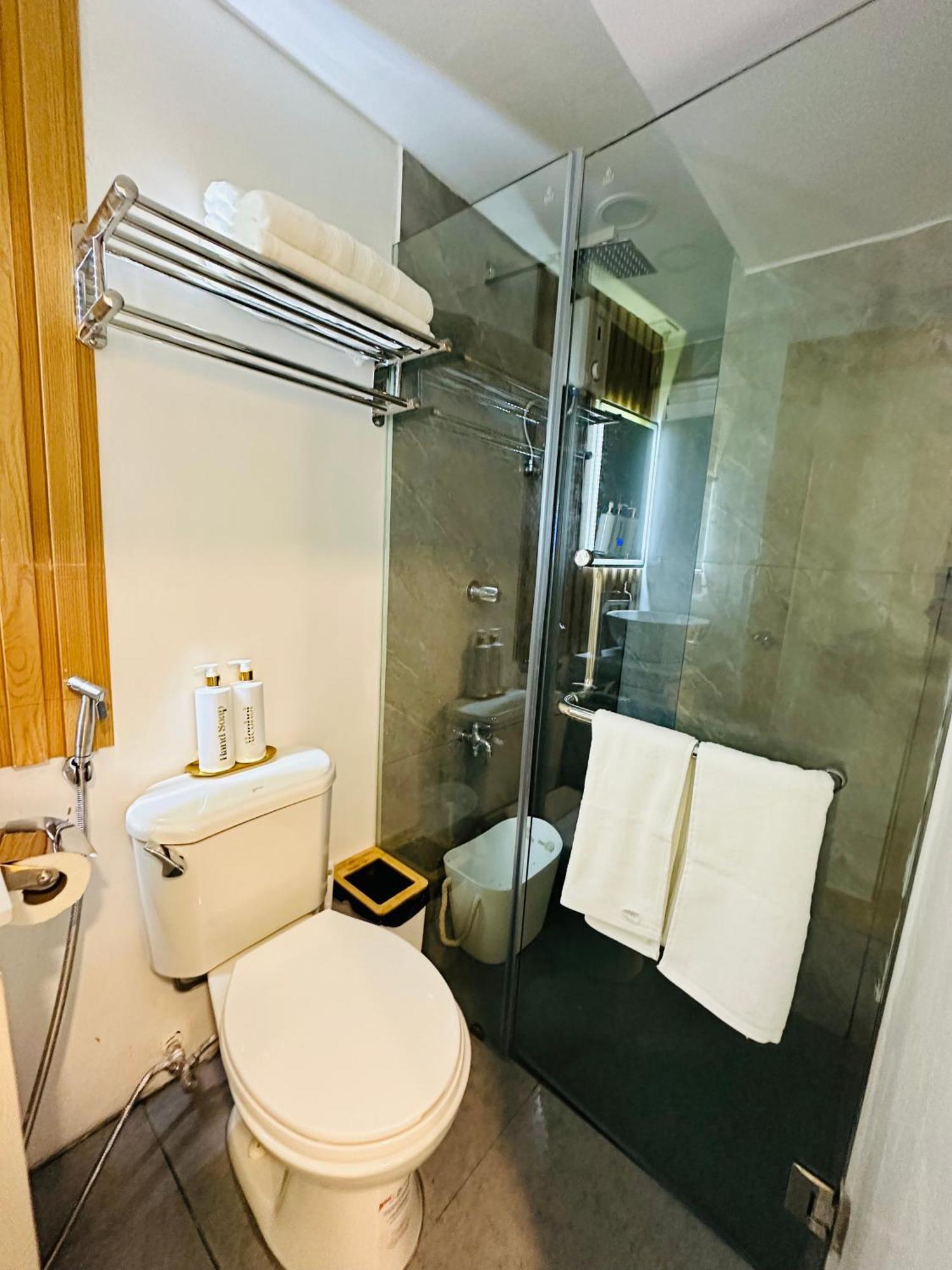 Apartment Serenity Place Near Trinoma *