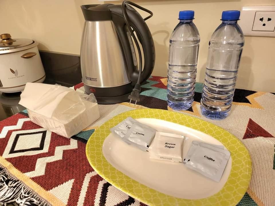 Venice In Mckinley Hill Bgc Taguig With Netflix And Wifi Apartment *