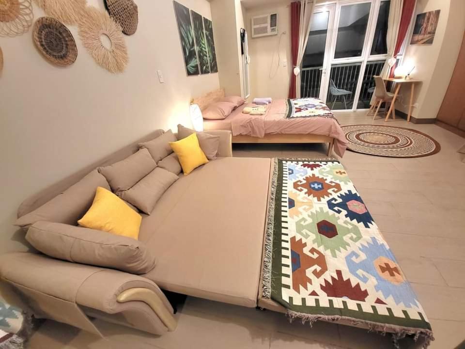 Apartment Venice In Mckinley Hill Bgc Taguig With Netflix And Wifi *