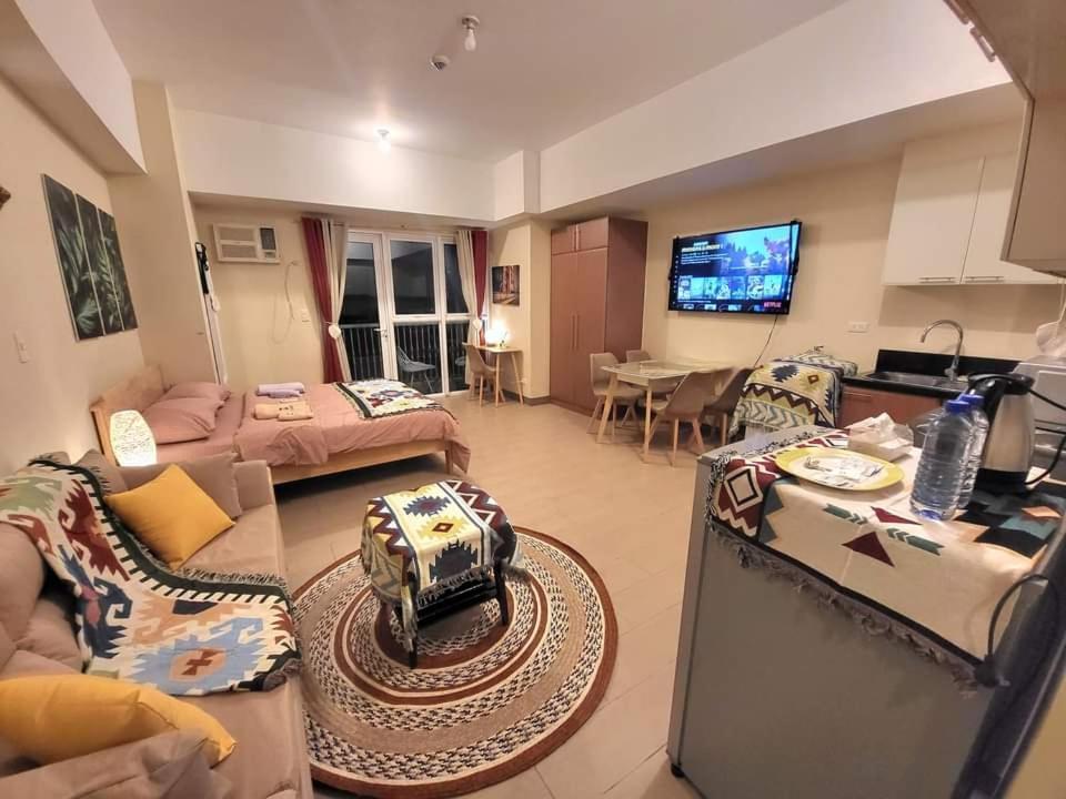 Apartment Venice In Mckinley Hill Bgc Taguig With Netflix And Wifi *