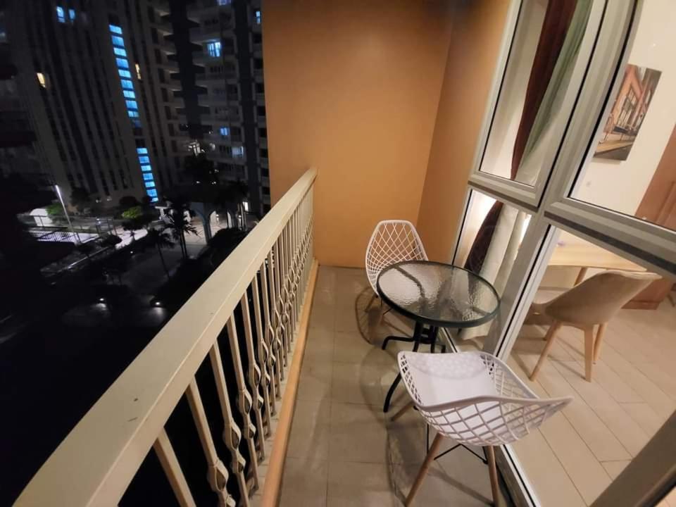 Apartment Venice In Mckinley Hill Bgc Taguig With Netflix And Wifi *