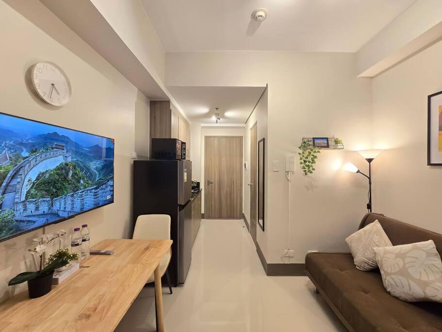 Apartment 1br Unit Condotel W Balcony Fame Residences -fm48 Manila