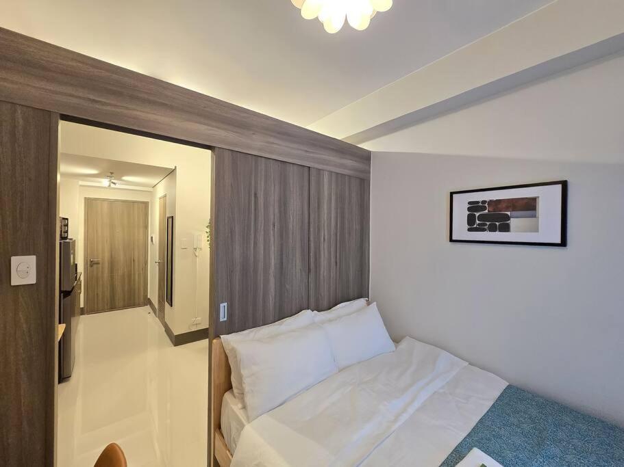 1br Unit Condotel W Balcony Fame Residences -fm48 * Manila