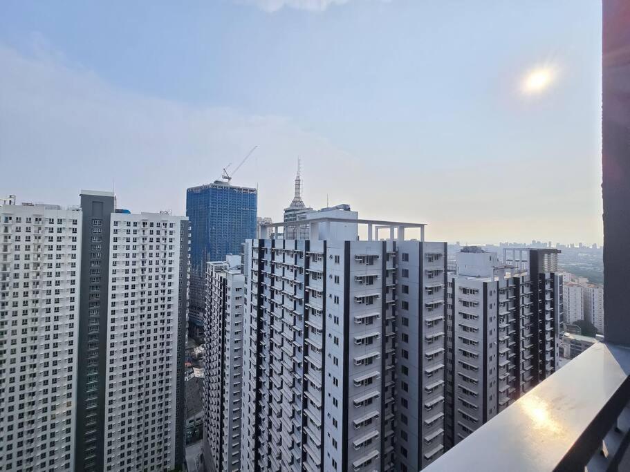 1br Unit Condotel W Balcony Fame Residences -fm48 Apartment Manila