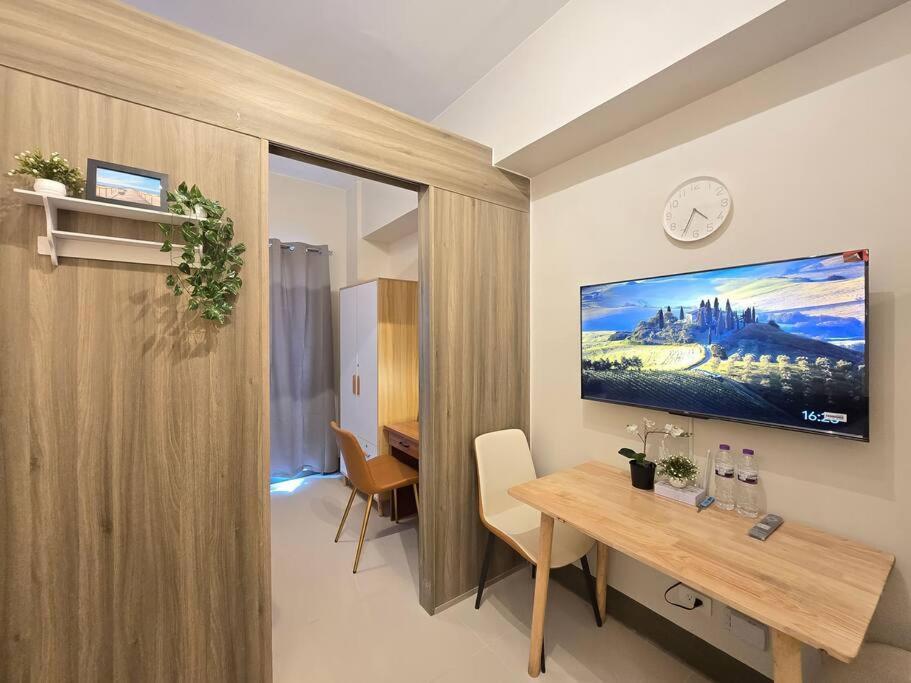 Apartment 1br Unit Condotel W Balcony Fame Residences -fm48 *