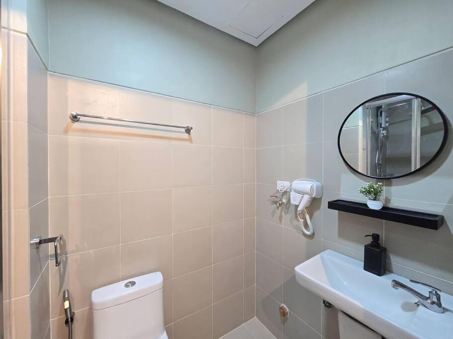 Apartment 1br Unit Condotel W Balcony Fame Residences -fm48 Manila
